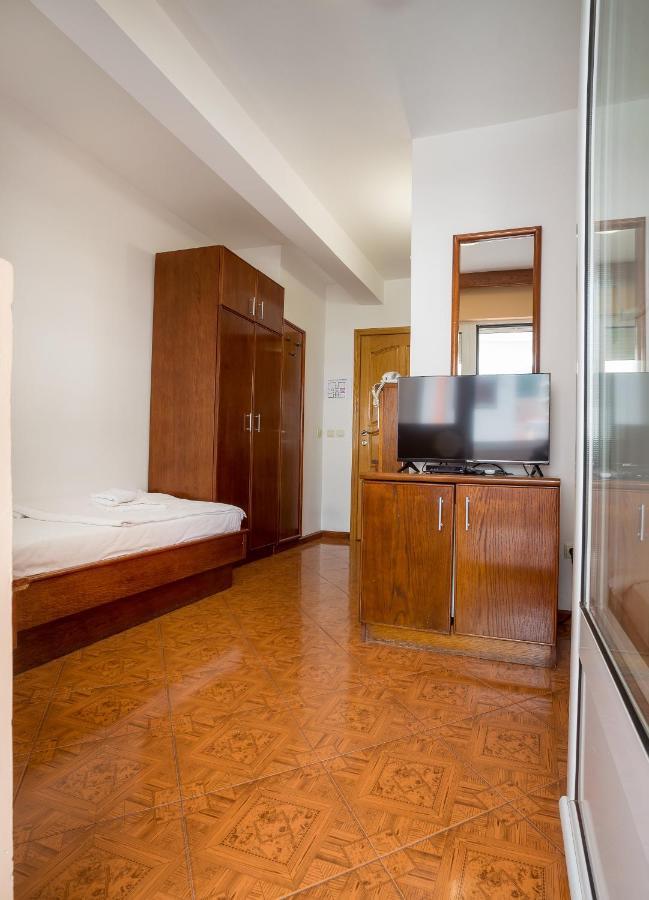 Garni Hotel Mb Budva Exteriör bild
